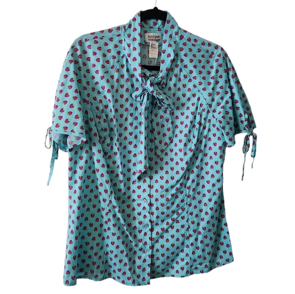 Unique Vintage light blue strawberry print button up top size 1X women's - Picture 1 of 8